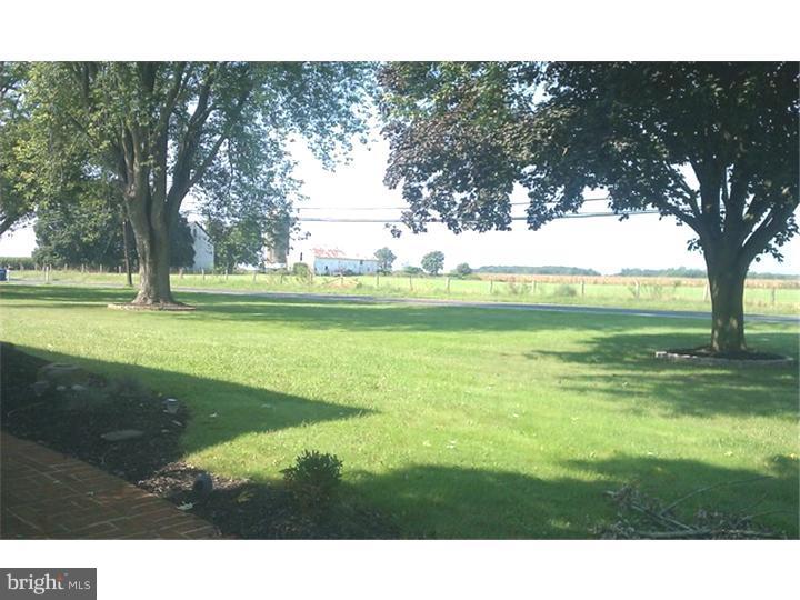 33 Pemberton Vincentown Road Pemberton, NJ 08068 - Photo 2 of 21 Front Yard