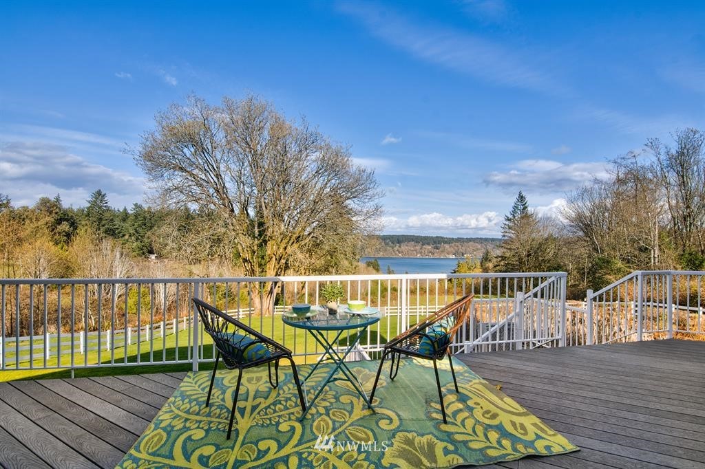12379 Banner Road Southeast Olalla, WA 98359 - Photo 2 of 25 Gallery Image 2