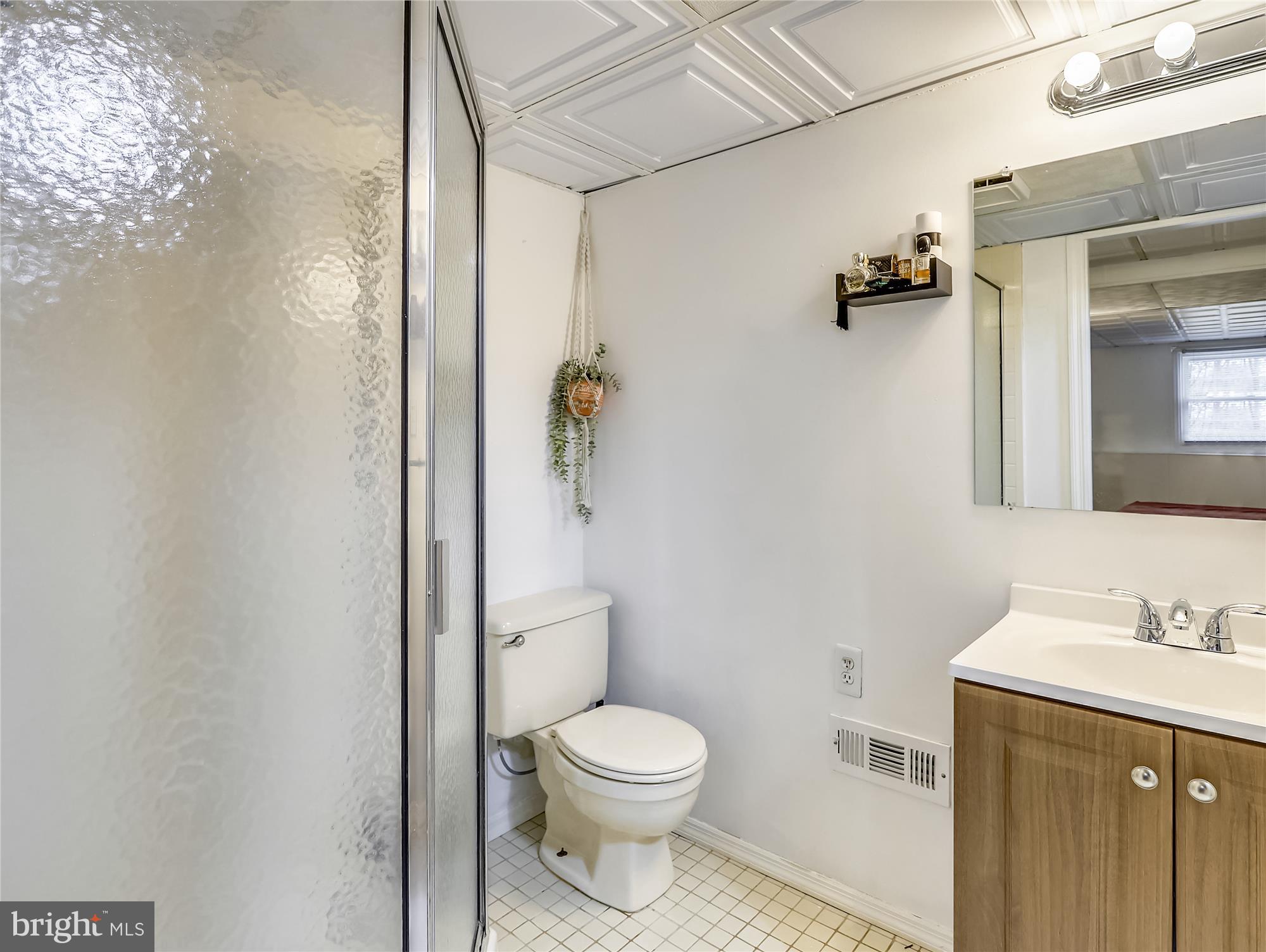 7838 East Shore Road Pasadena, MD 21122 - Photo 21 of 31 Downstairs full bath