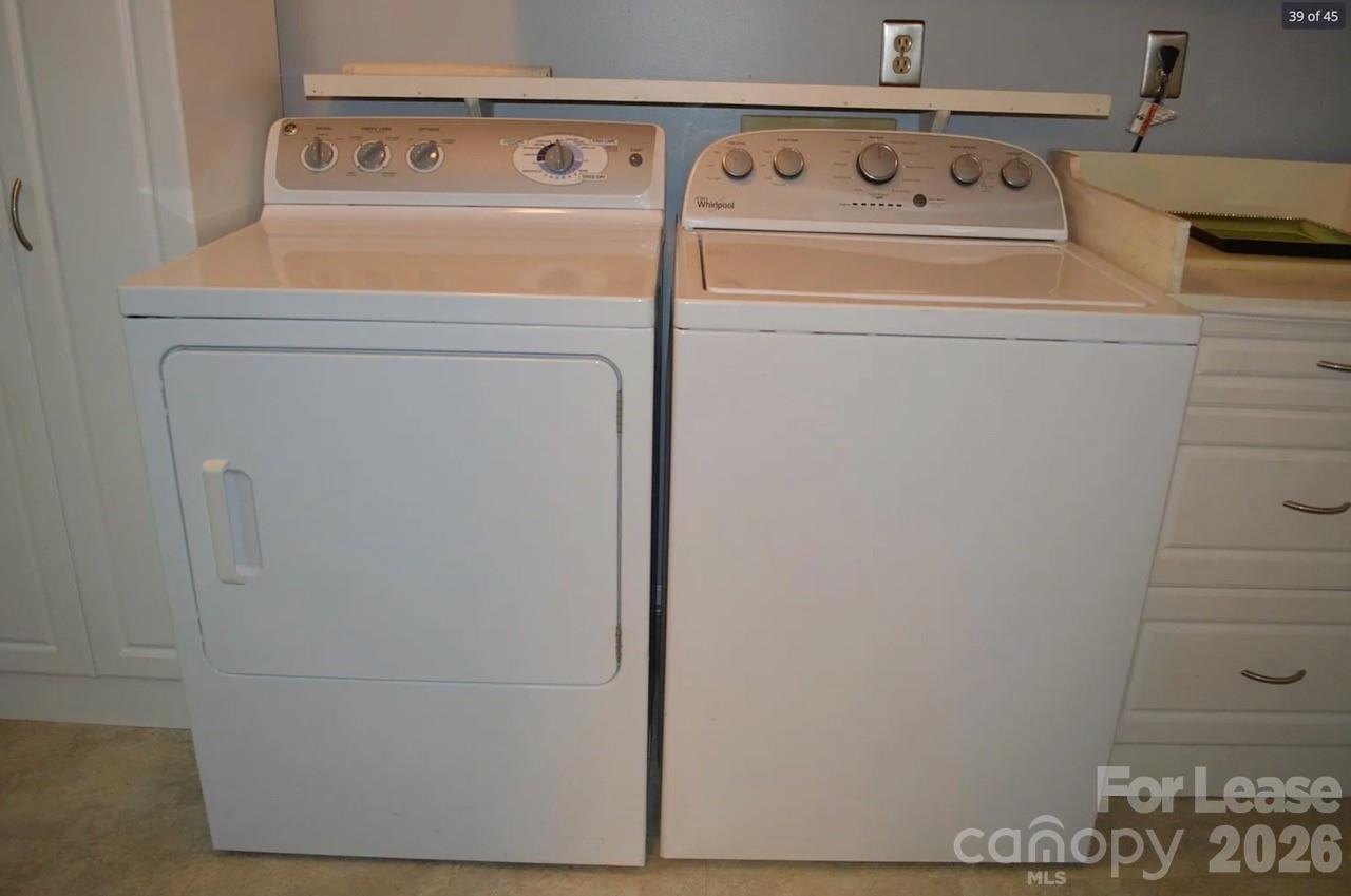 4167 Greenview Court Fort Mill, SC 29708 - Photo 13 of 16 a utility room with dryer and washer