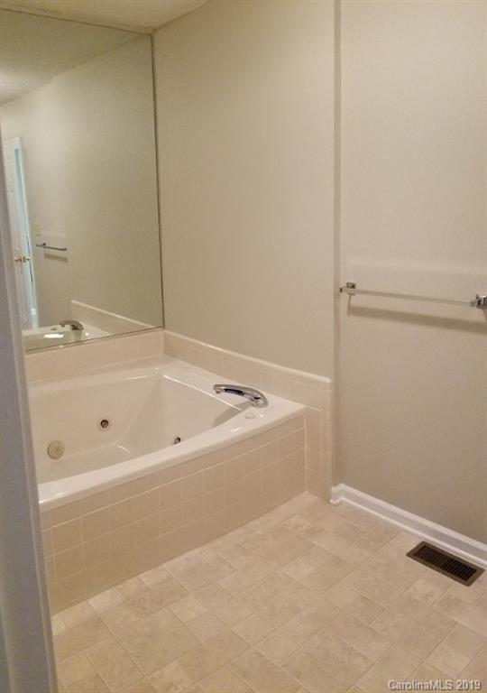 4 Foothills Road Asheville, NC 28804 - Photo 12 of 21 Gallery Image 12