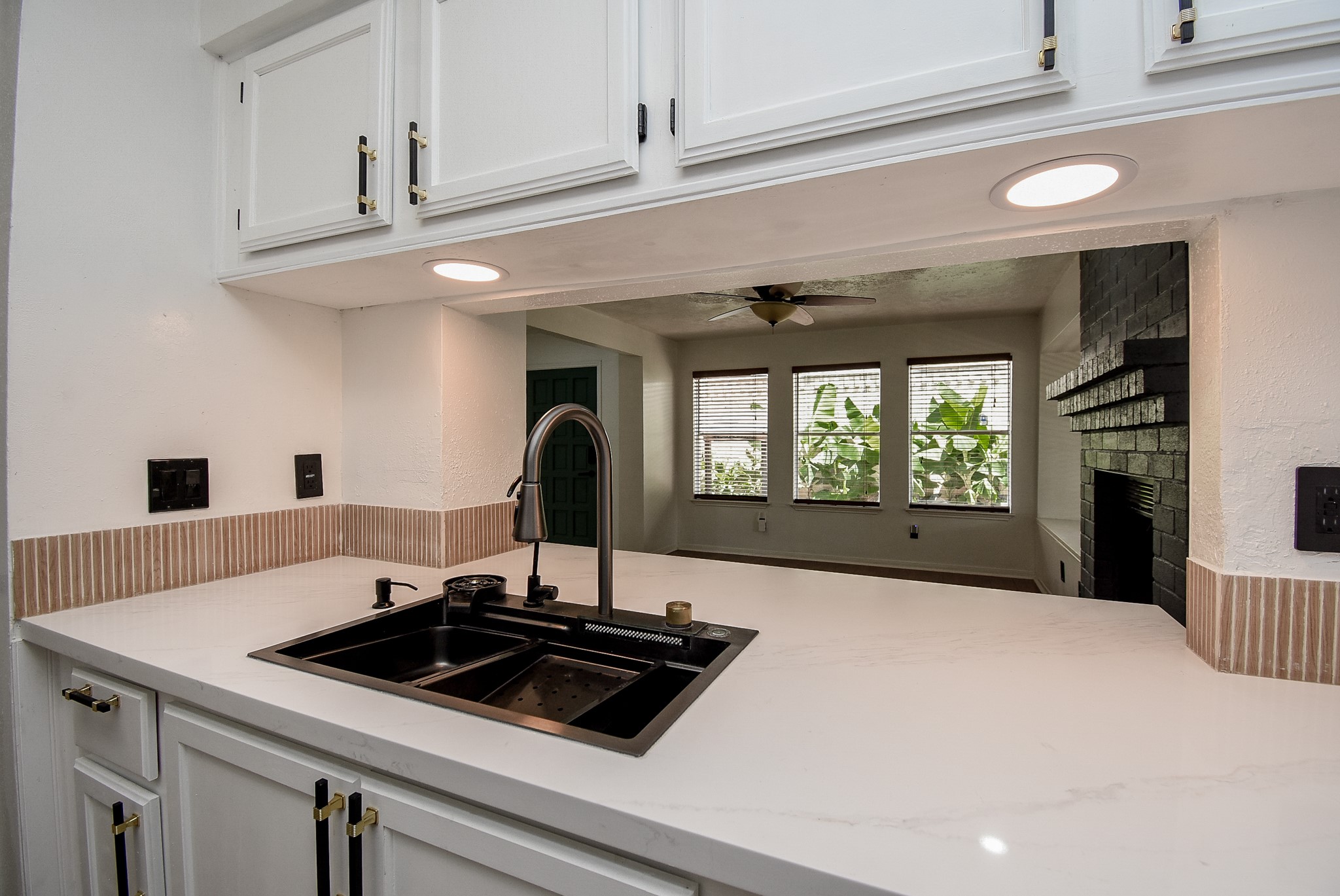 8715 Vinkins Road Houston, TX 77071 - Photo 17 of 48