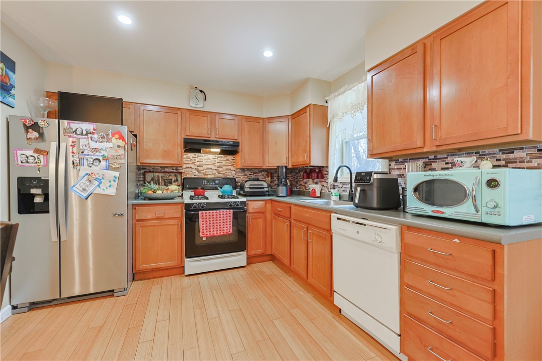 88 Barton Street Pawtucket, RI 02860 - Photo 39 of 49