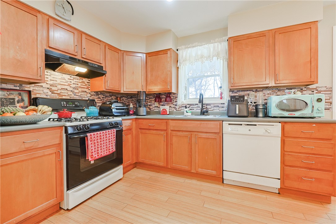 88 Barton Street Pawtucket, RI 02860 - Photo 42 of 49