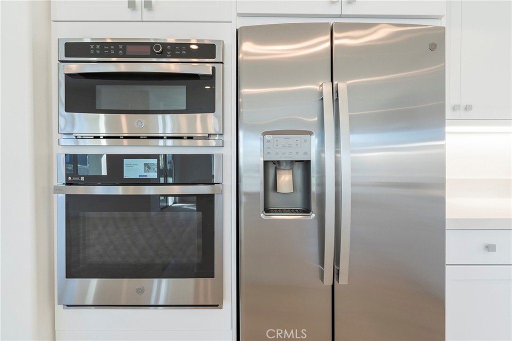 121 Baluster Irvine, CA 92618 - Photo 12 of 41 Kitchen