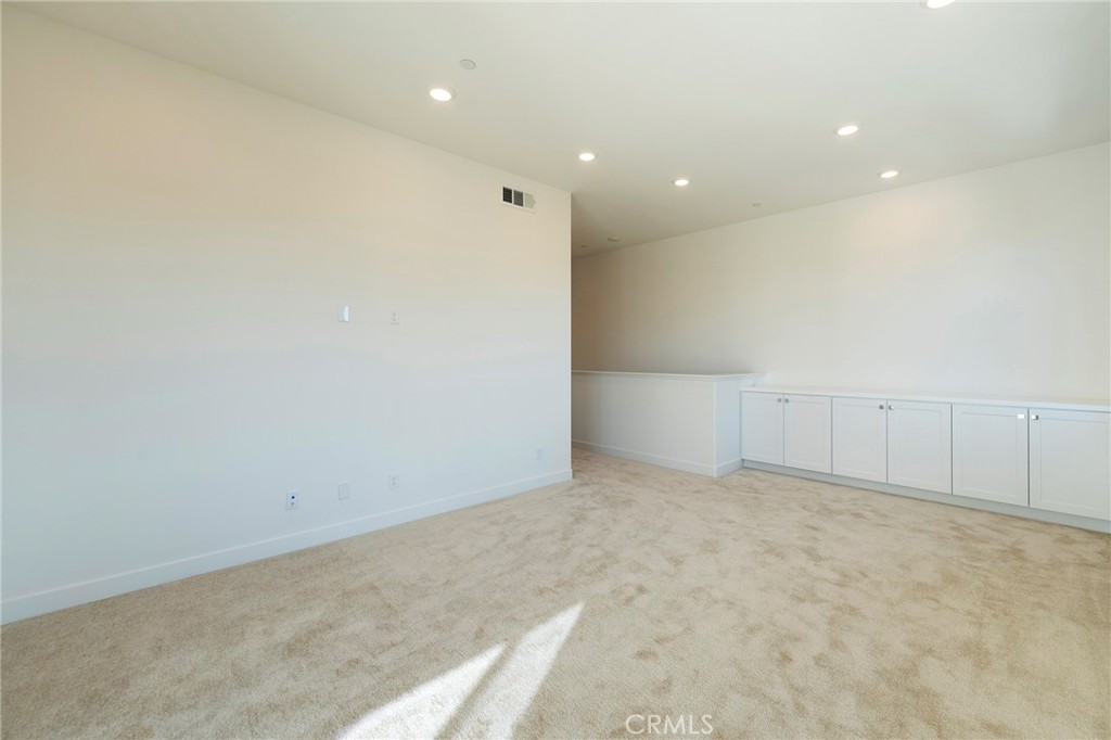 121 Baluster Irvine, CA 92618 - Photo 23 of 41 Loft