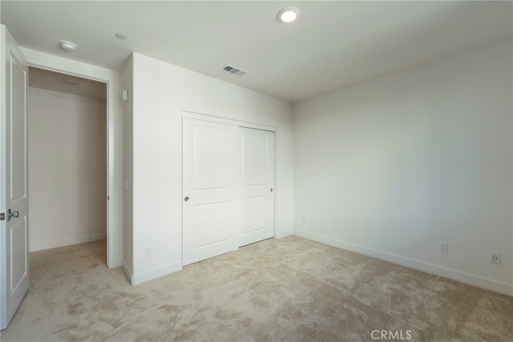 121 Baluster Irvine, CA 92618 - Photo 28 of 41 Secondary bedroom on uppper level