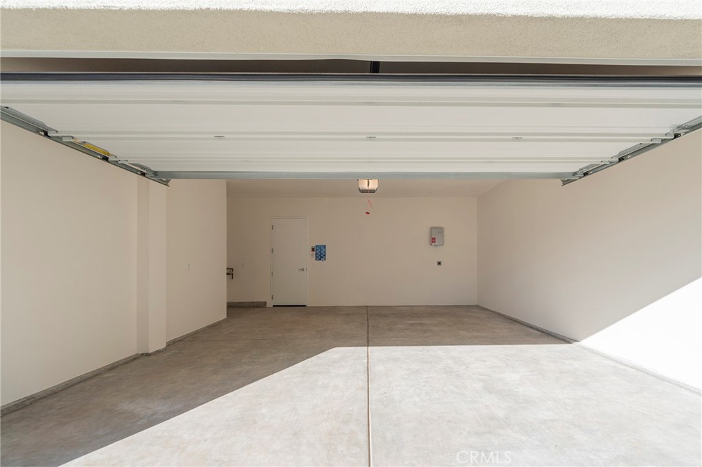 121 Baluster Irvine, CA 92618 - Photo 38 of 41 Garage