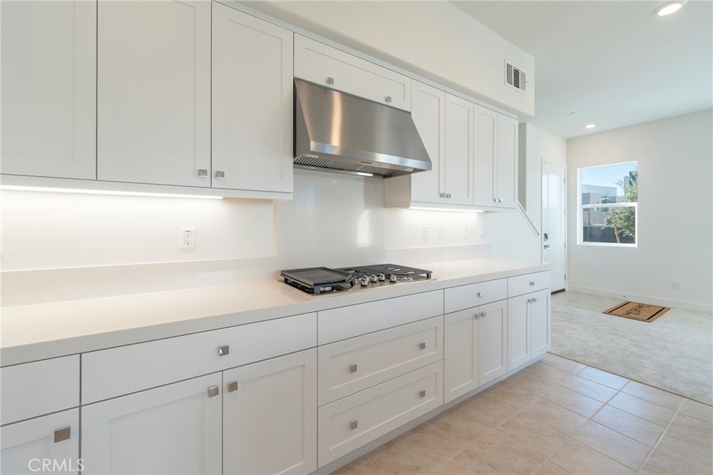 121 Baluster Irvine, CA 92618 - Photo 8 of 41 Kitchen