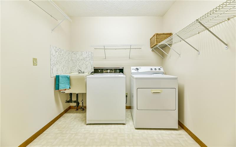 303 Ridgeway Drive Wexford, PA 15090 - Photo 11 of 21 Nice sized laundry/mud room on main level coming in from two car garage.