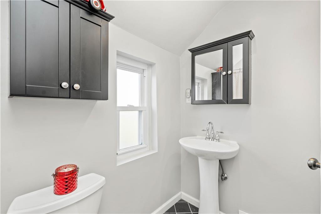 410 Edgewood Road Pittsburgh, PA 15221 - Photo 15 of 25 Gallery Image 15