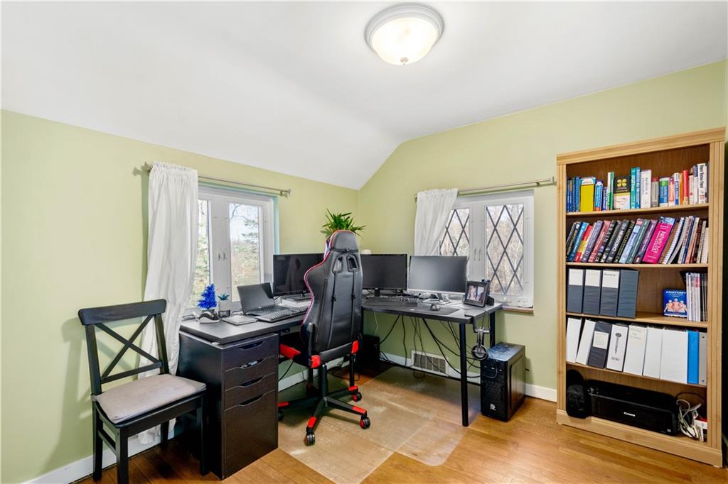 410 Edgewood Road Pittsburgh, PA 15221 - Photo 17 of 25 Gallery Image 17