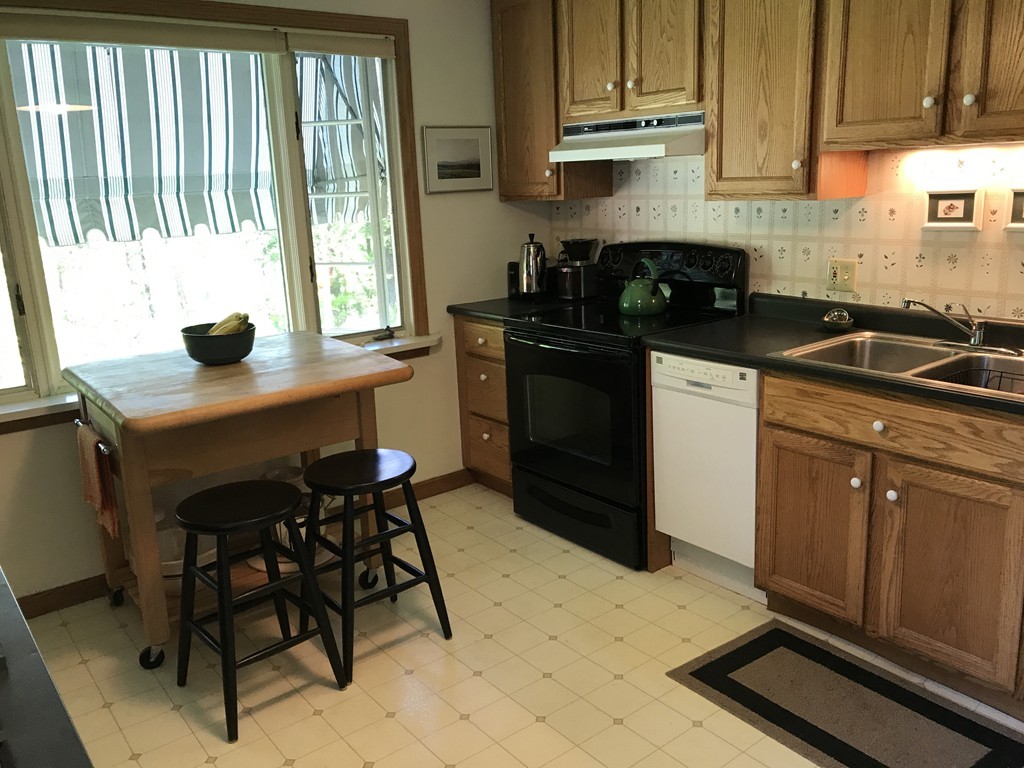 266 Haydenville Road Whately, MA 01093 - Photo 5 of 30