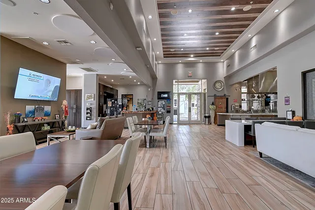 a view of a yard with plants