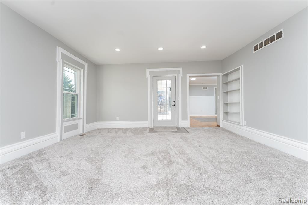 945 North Latson Road Howell, MI 48843 - Photo 13 of 50