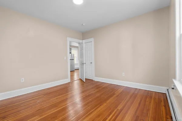 $1,600 | 329 Broad Street, Unit 2, New Britain, CT 06053