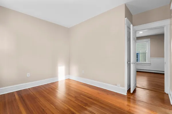 $1,600 | 329 Broad Street, Unit 2, New Britain, CT 06053