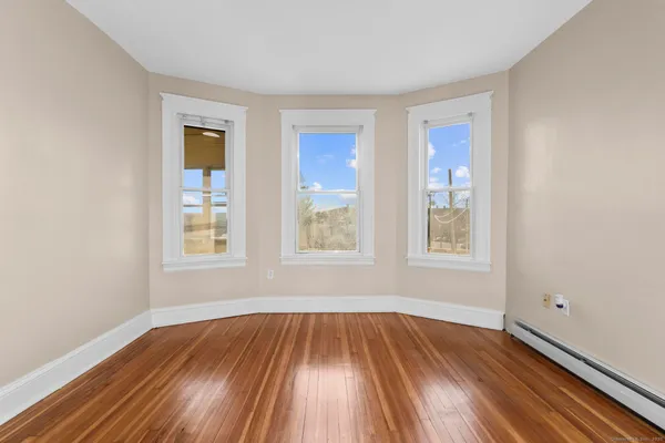 $1,600 | 329 Broad Street, Unit 2, New Britain, CT 06053