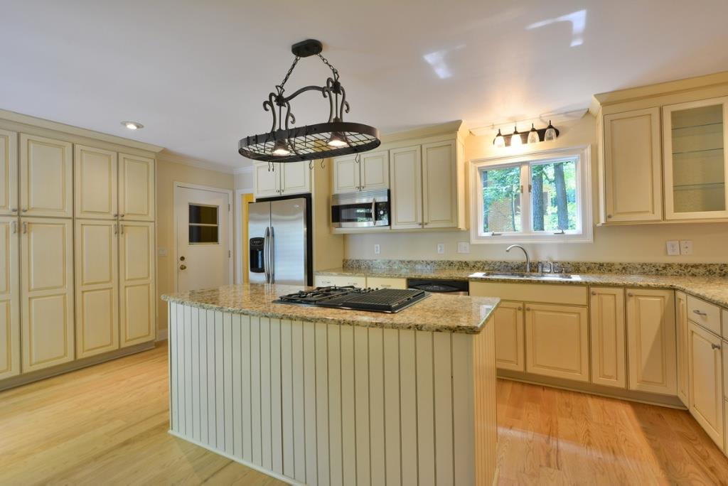 4025 Roxburgh Drive Roswell, GA 30076 - Photo 1 of 1 Kitchen