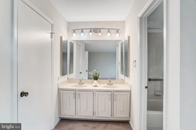 $895,000 | 9019 Octavia Court, Springfield, VA 22153