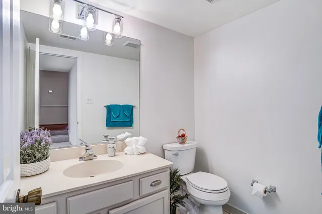 $895,000 | 9019 Octavia Court, Springfield, VA 22153