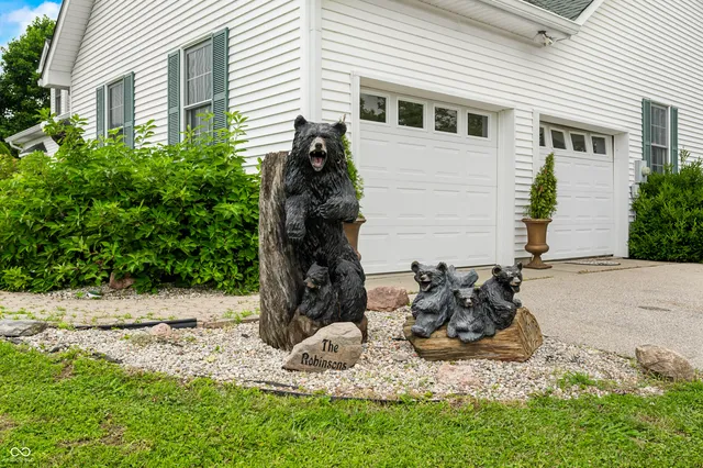 $849,900 | 15411 Highway 9, Hope, IN 47246