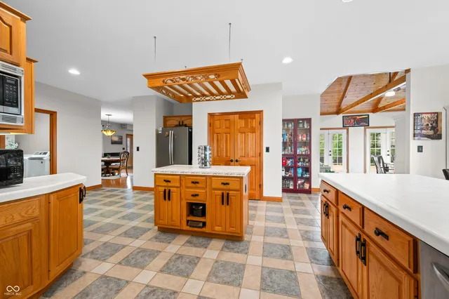 $849,900 | 15411 Highway 9, Hope, IN 47246