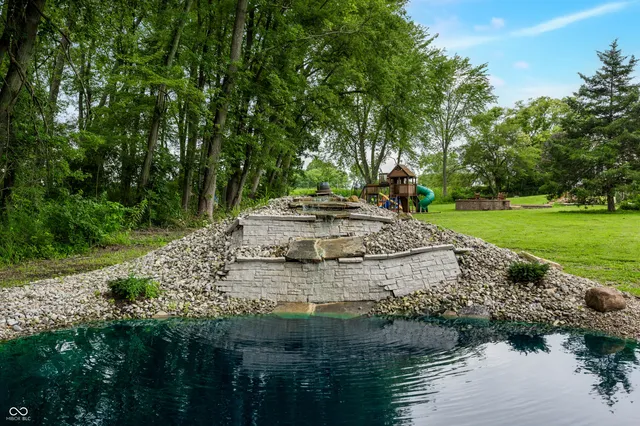 $849,900 | 15411 Highway 9, Hope, IN 47246