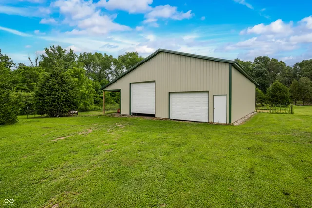 $849,900 | 15411 Highway 9, Hope, IN 47246