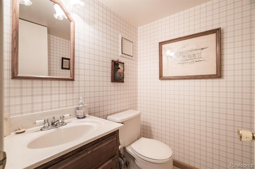 2732 Winter Park Court Rochester Hills, MI 48309 - Photo 36 of 49