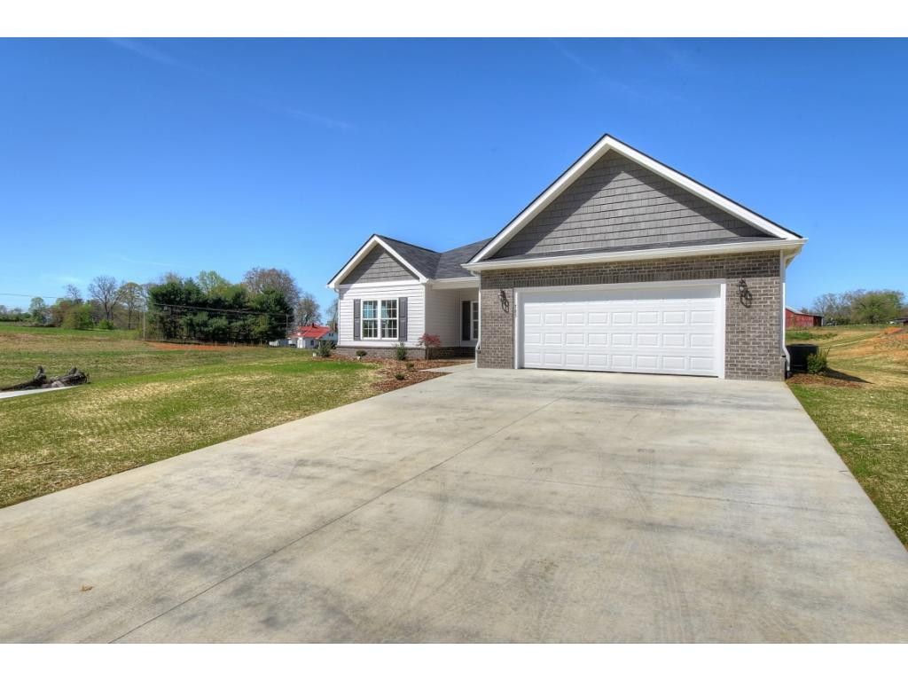 308 Saddle Ridge Court Greeneville, TN 37745 - Photo 2 of 31 Photo similar