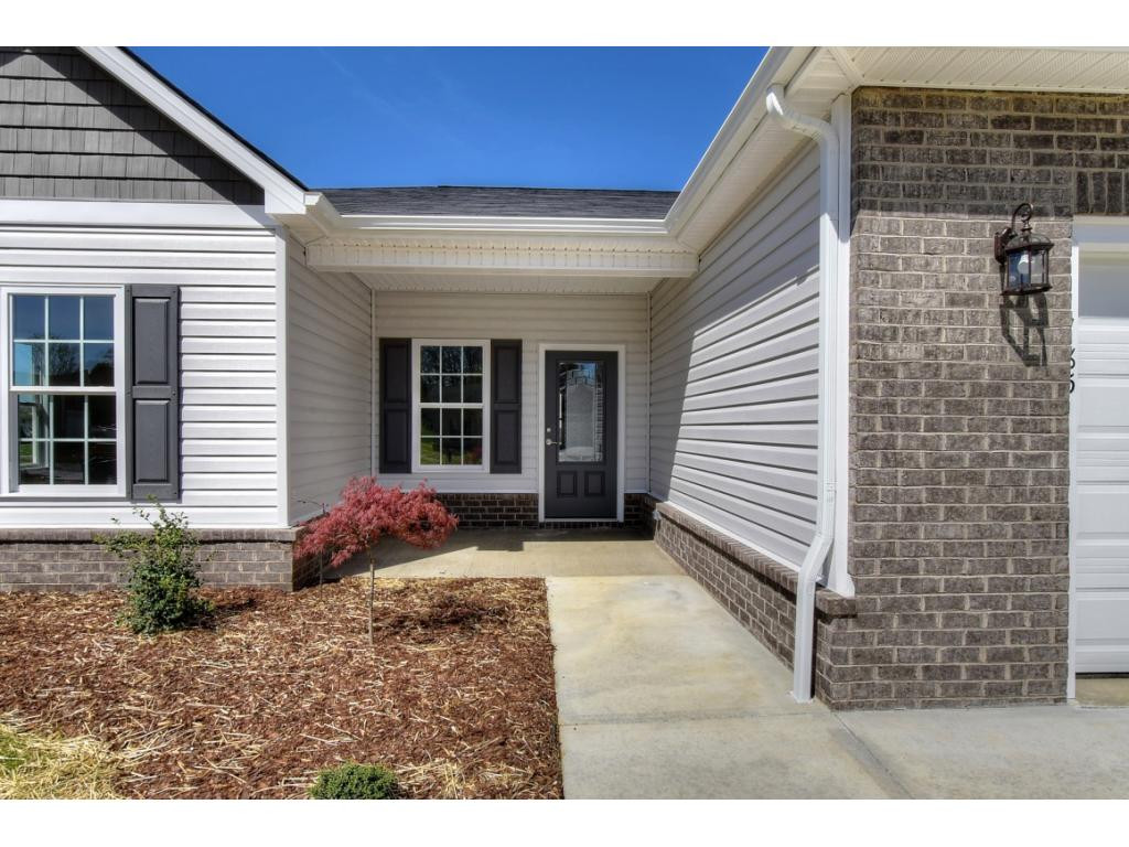 308 Saddle Ridge Court Greeneville, TN 37745 - Photo 3 of 31 Photo similar