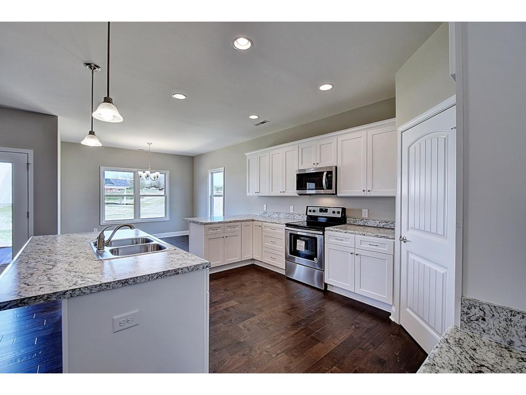 308 Saddle Ridge Court Greeneville, TN 37745 - Photo 9 of 31 Photo similar