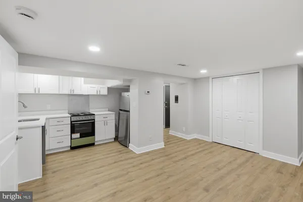 $2,200 | 2388 Champlain Street Northwest, Unit 1, Washington, DC 20009