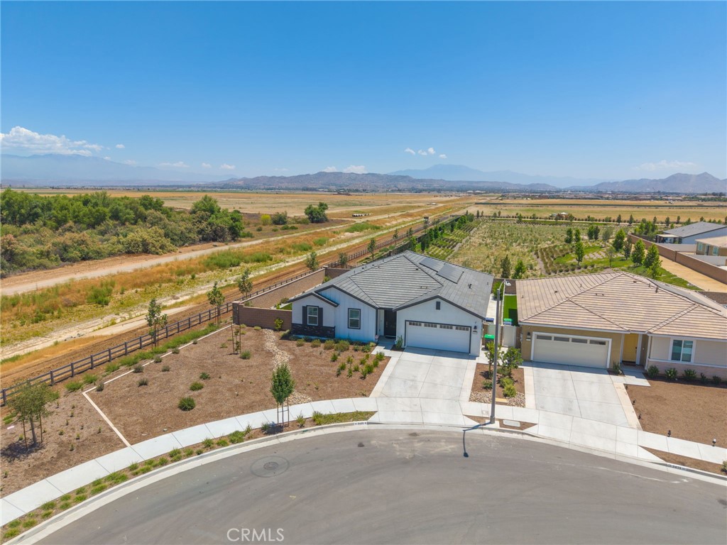 2431 Diamond Edge Road Perris, CA 92570 - Photo 3 of 30