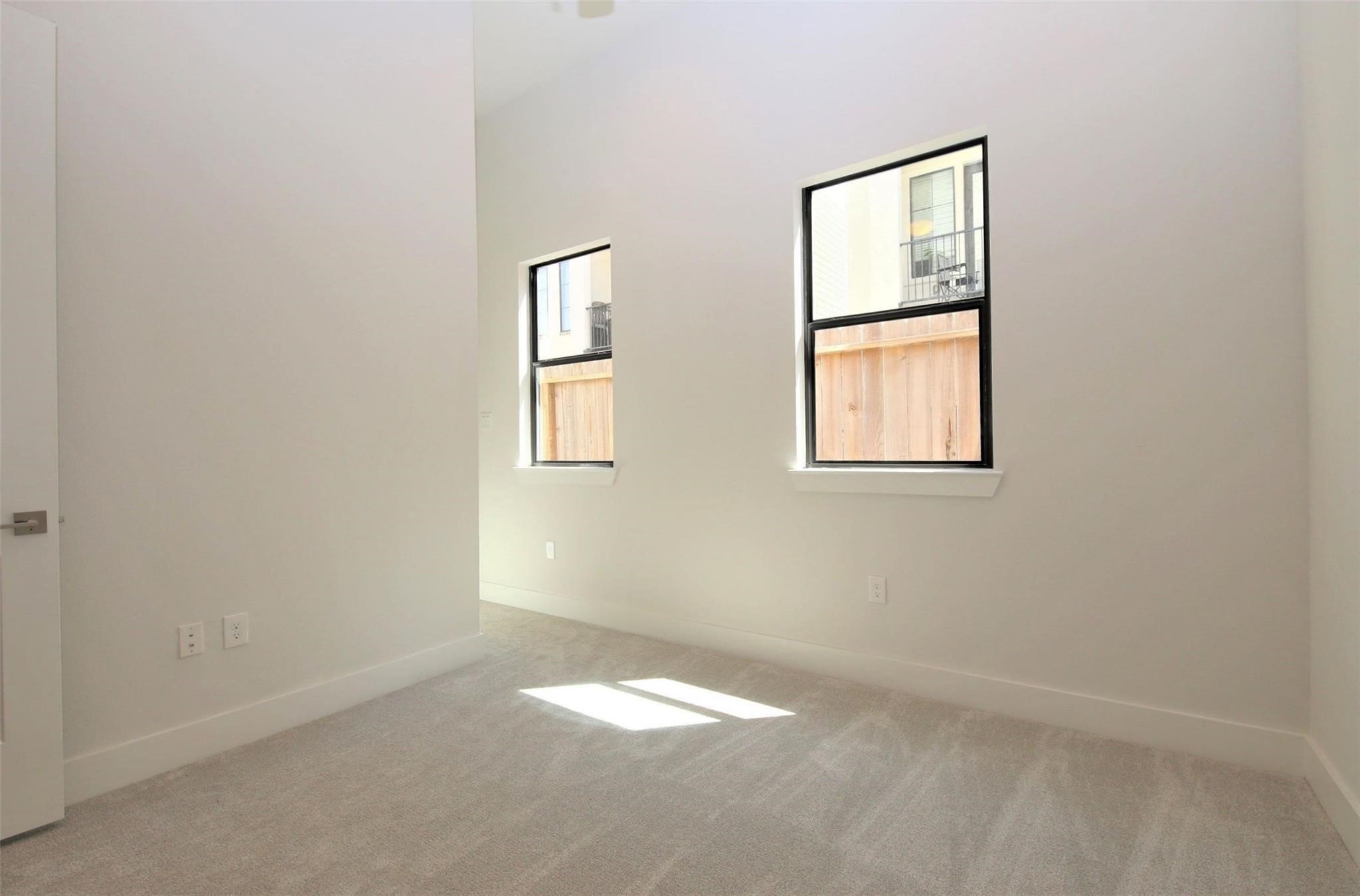 816 West 22nd Street Houston, TX 77008 - Photo 13 of 19