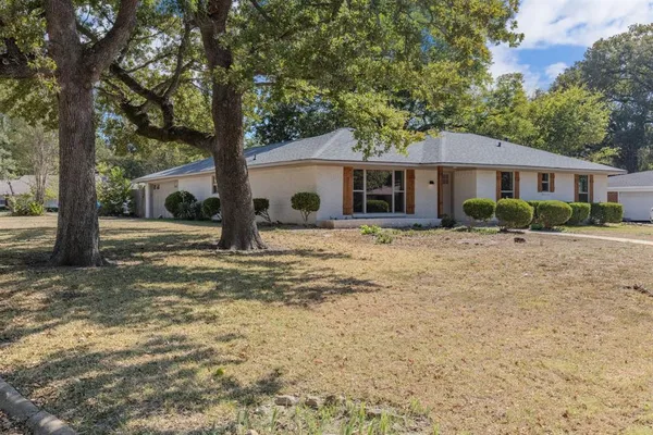 $259,900 | 3002 Tanglewood Drive, Commerce, TX 75428