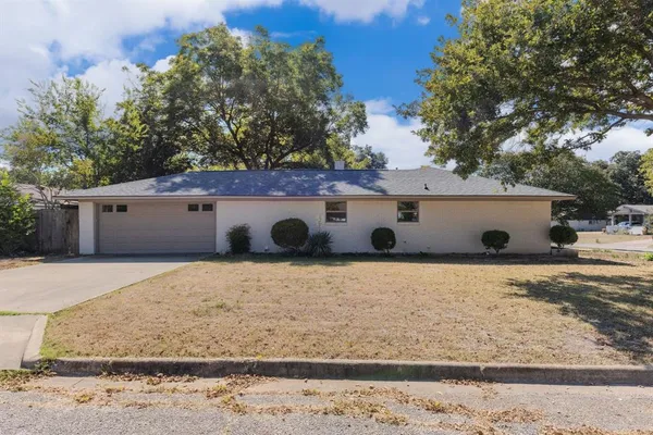 $259,900 | 3002 Tanglewood Drive, Commerce, TX 75428