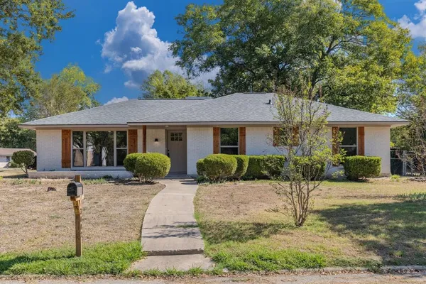 $259,900 | 3002 Tanglewood Drive, Commerce, TX 75428
