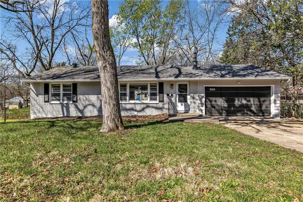 $285,000 | 7004 North Baltimore Avenue, Gladstone, MO 64118