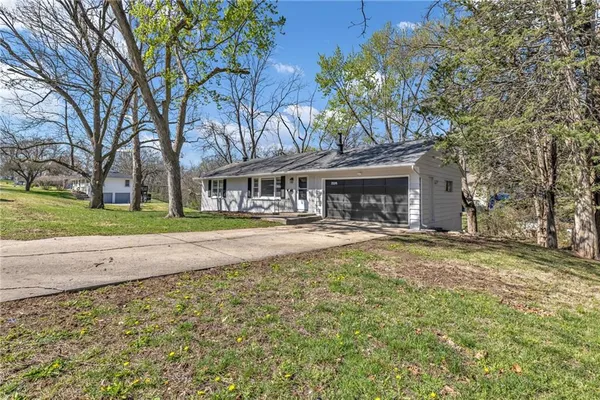 $285,000 | 7004 North Baltimore Avenue, Gladstone, MO 64118