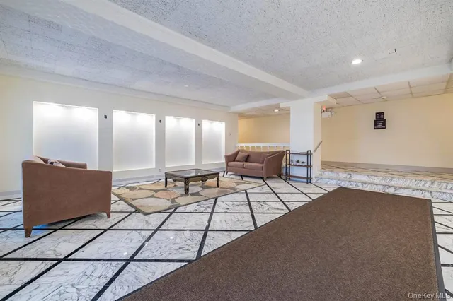 $2,000 | 77 South Park Avenue, Unit A8, Rockville Centre, NY 11570