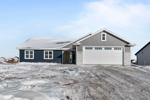 $399,900 | W5618 Tonys Way, Appleton, WI 54915