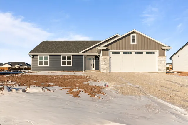 $399,900 | W5618 Tonys Way, Appleton, WI 54915