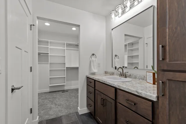 $399,900 | W5618 Tonys Way, Appleton, WI 54915