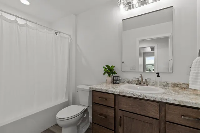 $399,900 | W5618 Tonys Way, Appleton, WI 54915