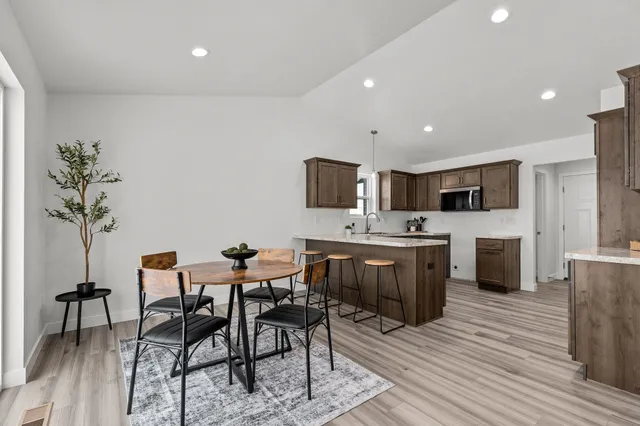 $399,900 | W5618 Tonys Way, Appleton, WI 54915