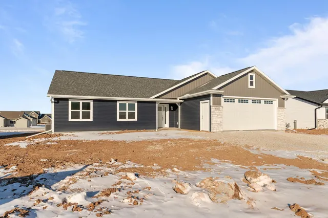$399,900 | W5618 Tonys Way, Appleton, WI 54915