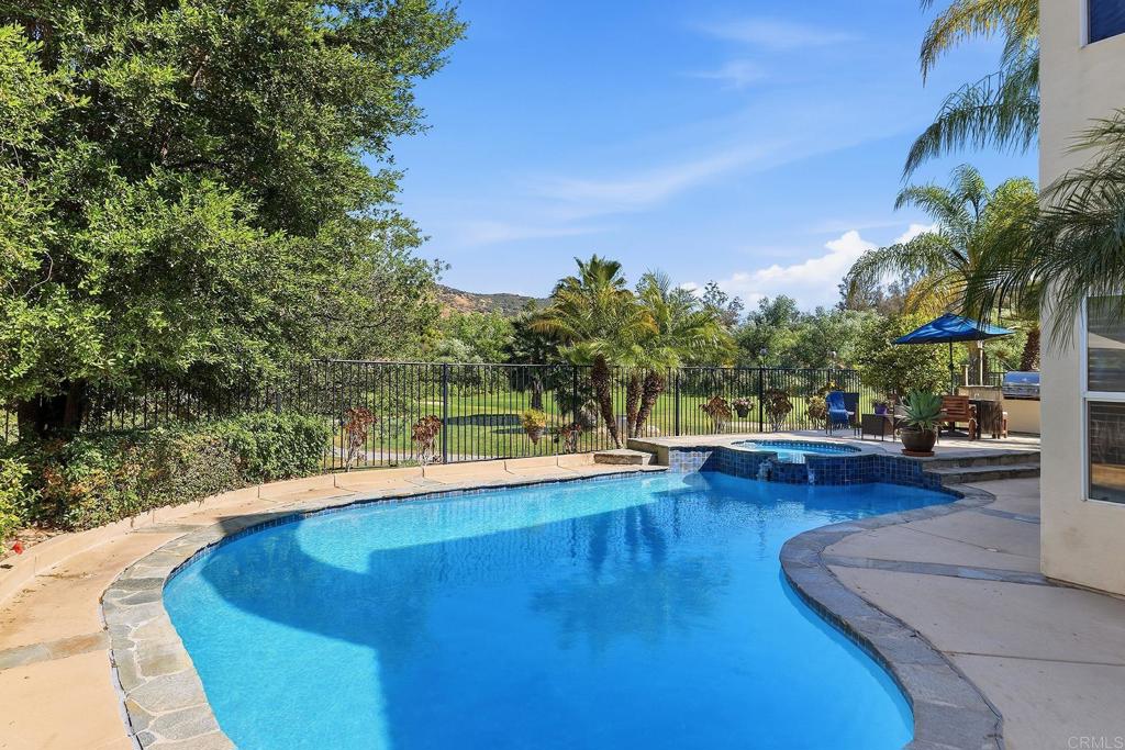 2414 Fallbrook Place Escondido, CA 92027 - Photo 13 of 63