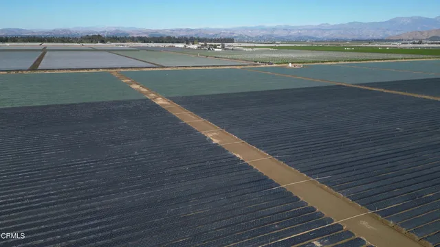 a view of an outside space and a lake view